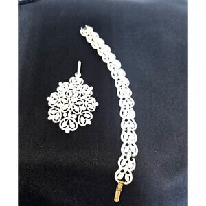 Vintage Trifari Crown White Floral Bracelet And Brooch White Enamel 60's